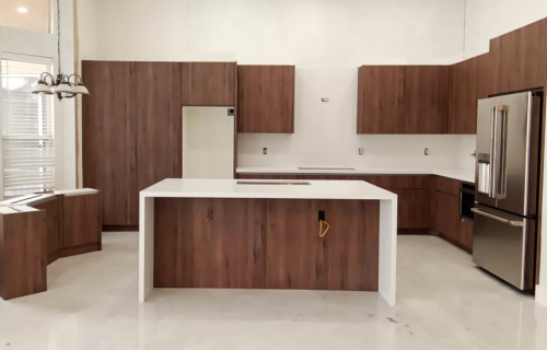 picture of a custum-made wood kitchen 
